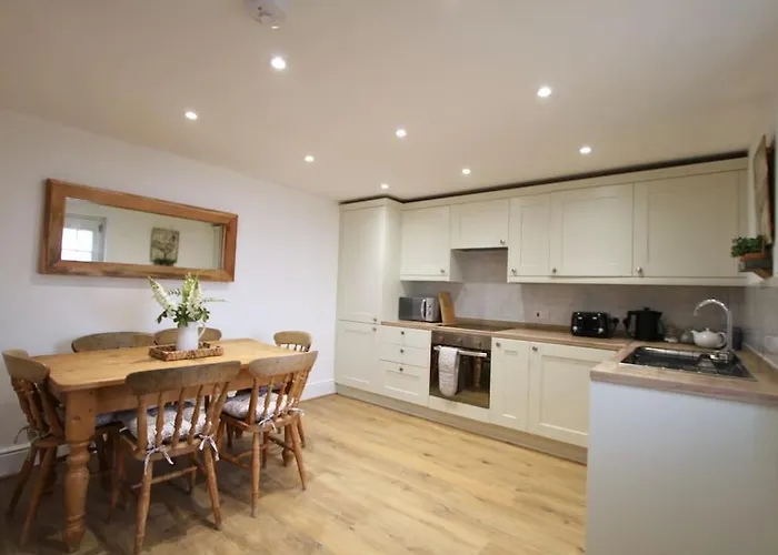 Owl Cottage - Cosy Cotswolds Stone Escape, Dog Friendly