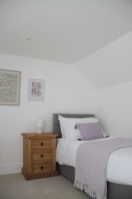 Owl - Cosy Cotswolds Stone Escape, Dog Friendly * Wyck Rissington