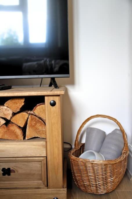 Owl - Cosy Cotswolds Stone Escape, Dog Friendly * Wyck Rissington