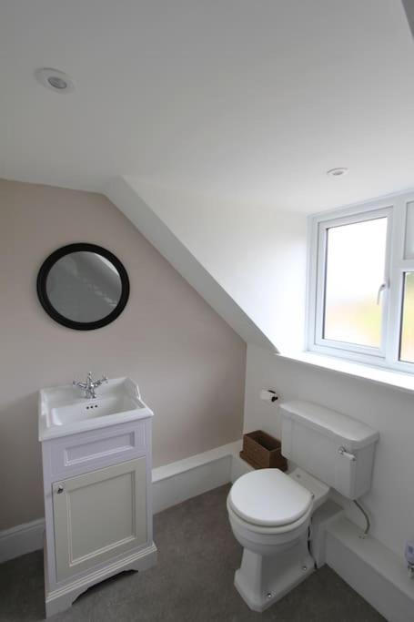 Owl - Cosy Cotswolds Stone Escape, Dog Friendly Holiday home