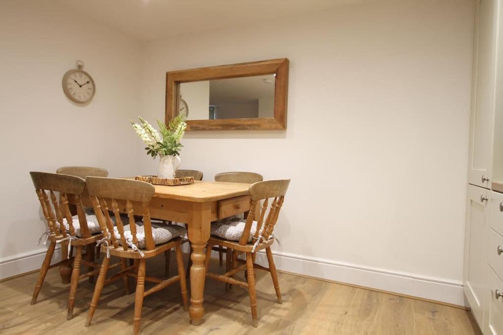 Owl - Cosy Cotswolds Stone Escape, Dog Friendly * Wyck Rissington